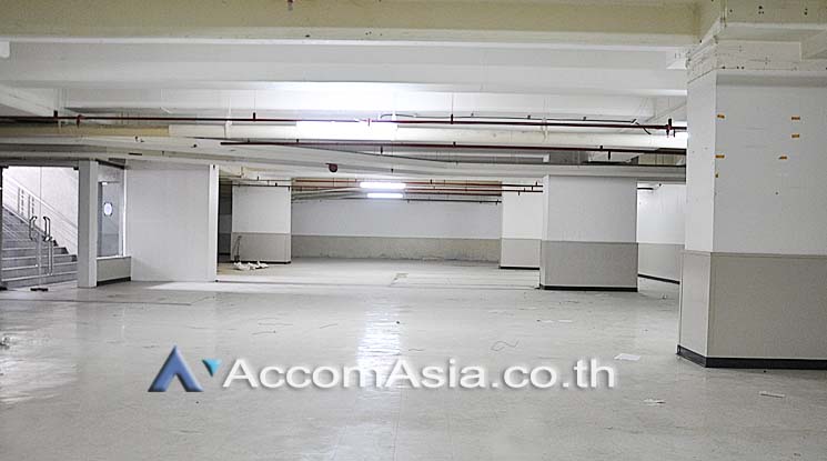  1  Retail / Showroom For Rent in Silom ,Bangkok BTS Chong Nonsi at Paso Tower AA15410